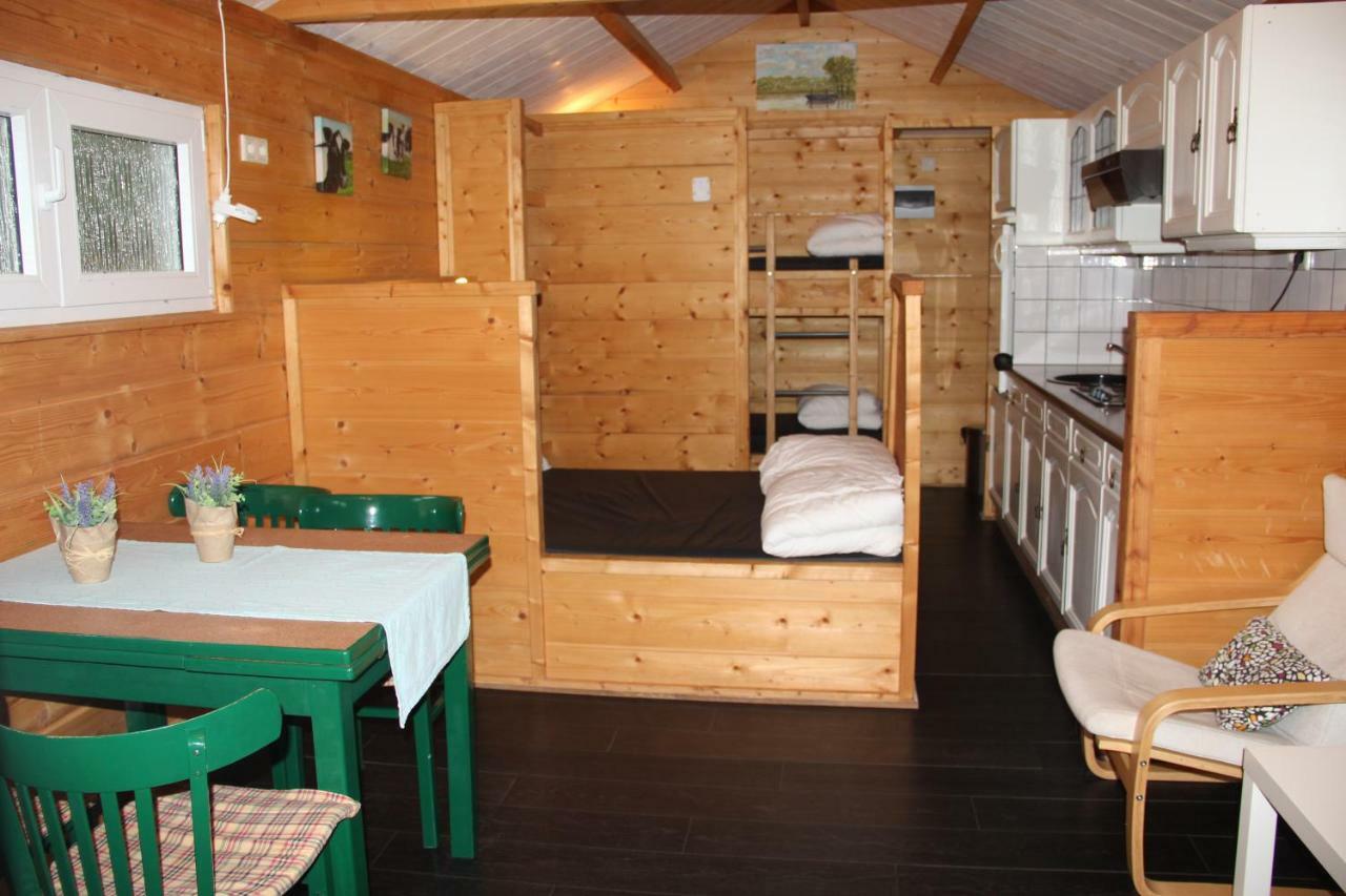 Chalet De Schenk- 't Dekske Wintelre